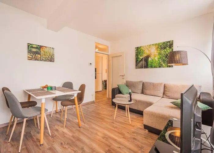 Top Location, Near Schoenbrunn, 2 Min To U4 Laengenfeldgasse